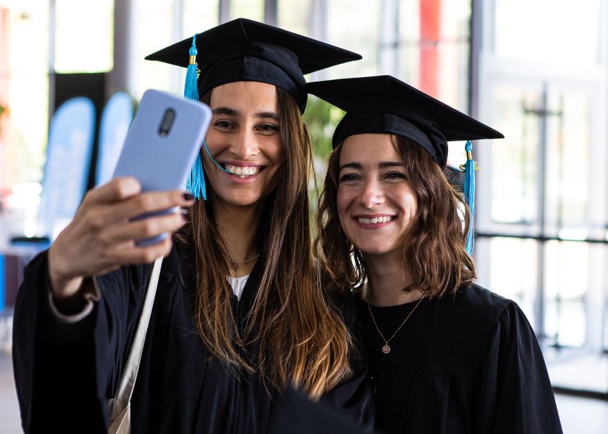 Doctorantes et doctorants Le doctorat a l universite de Bordeaux